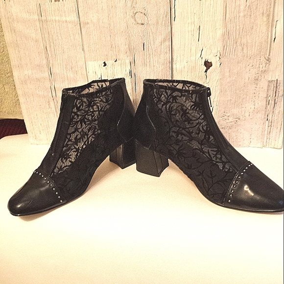 Boots - Picture 2 of 3